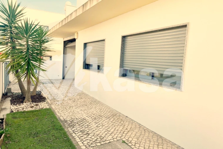 Moradia T4 para Venda em Santo Antonio da Charneca Foto 25