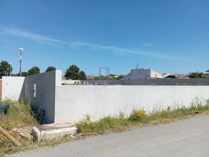 Moradia T3 para Venda em Santa Maria, São Pedro e Sobral da Lagoa Foto 8
