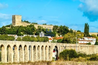 Moradia T4 para Venda em Santa Maria, São Pedro e Sobral da Lagoa