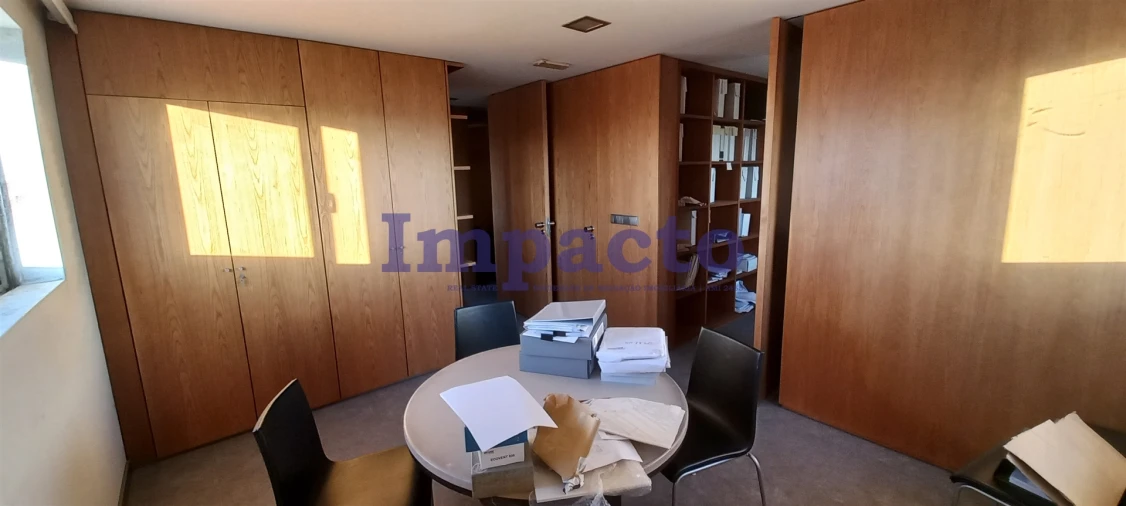 Escritório para Arrendamento em São João da Madeira Foto 7