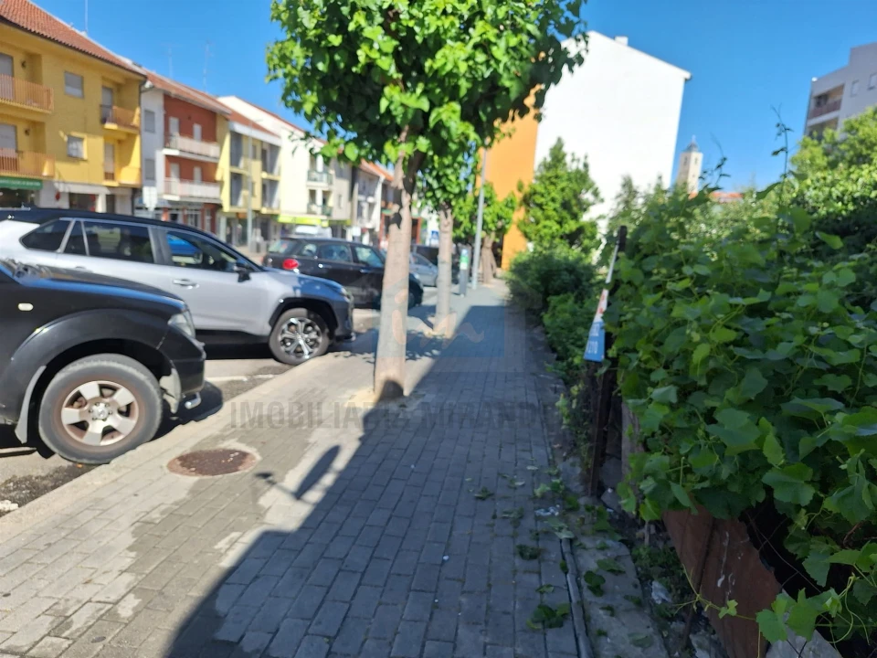 Terreno para Venda em Mirandela Foto 7