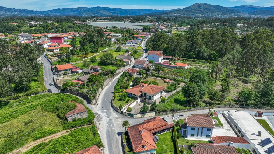 Moradia T4 para Venda em Lago Foto 8