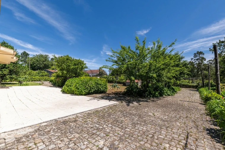 Moradia T4 para Venda em Lago Foto 17