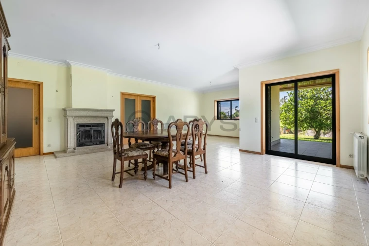 Moradia T4 para Venda em Lago Foto 18