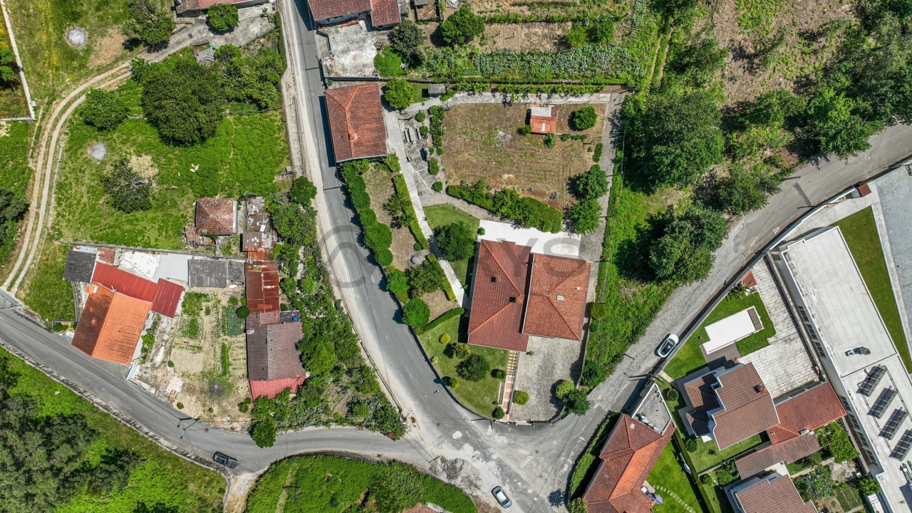 Moradia T4 para Venda em Lago Foto 6