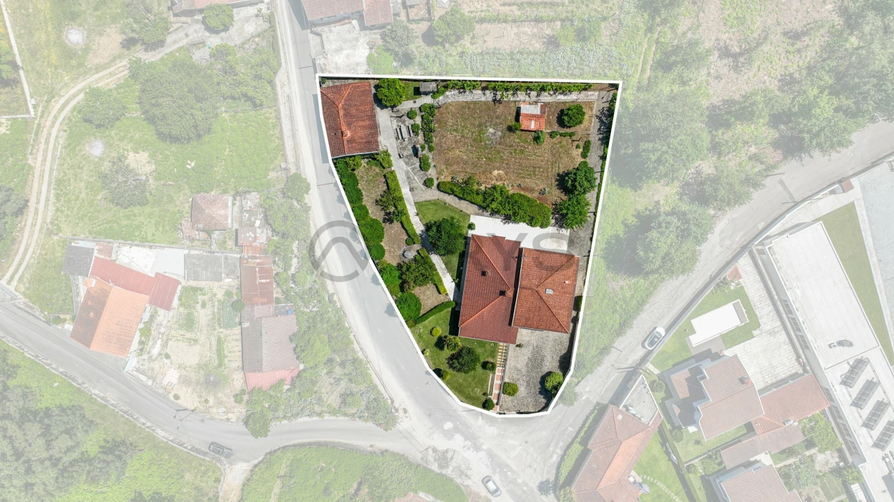 Moradia T4 para Venda em Lago Foto 2