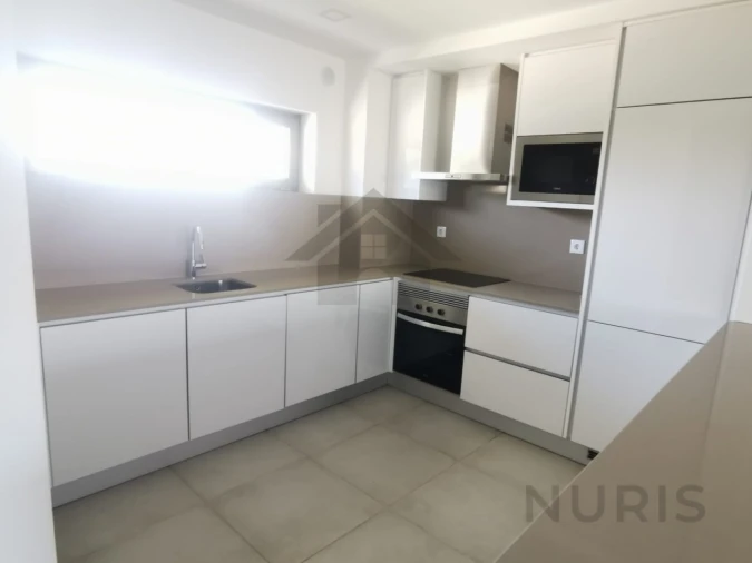 Apartamento T2 para Arrendamento em Portimão Foto 6