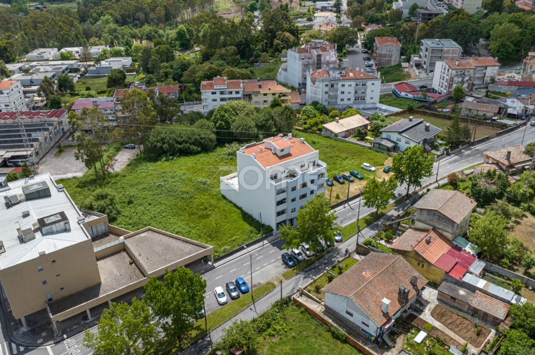 Terreno para Venda em São João da Madeira Foto 6