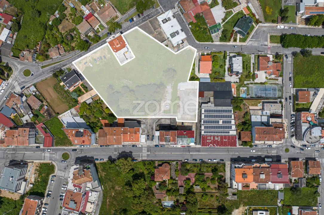 Terreno para Venda em São João da Madeira Foto 2
