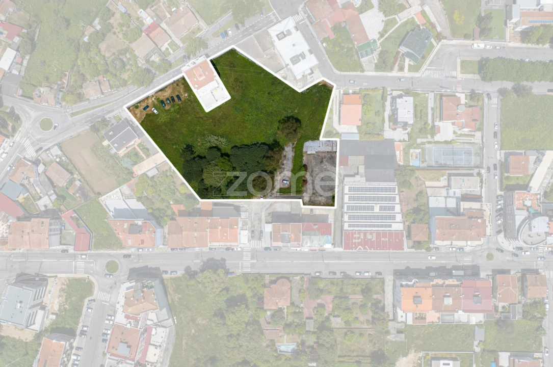 Terreno para Venda em São João da Madeira Foto 3