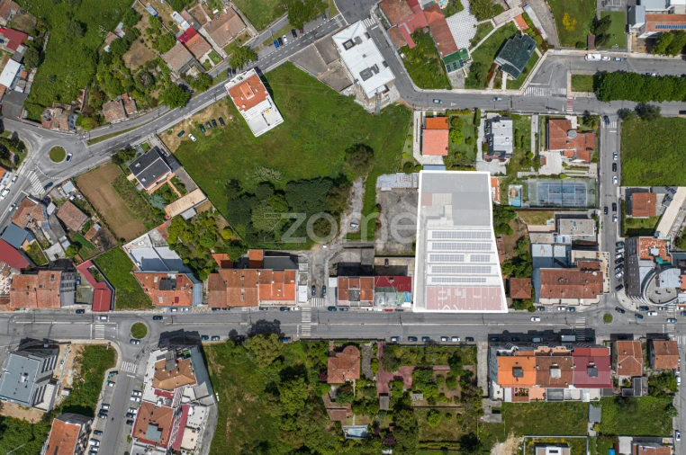 Terreno Comércio / Armazém para Venda em São João da Madeira