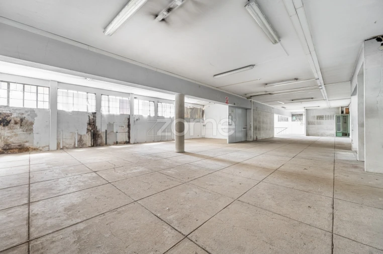 Terreno Comércio / Armazém para Venda em São João da Madeira Foto 23