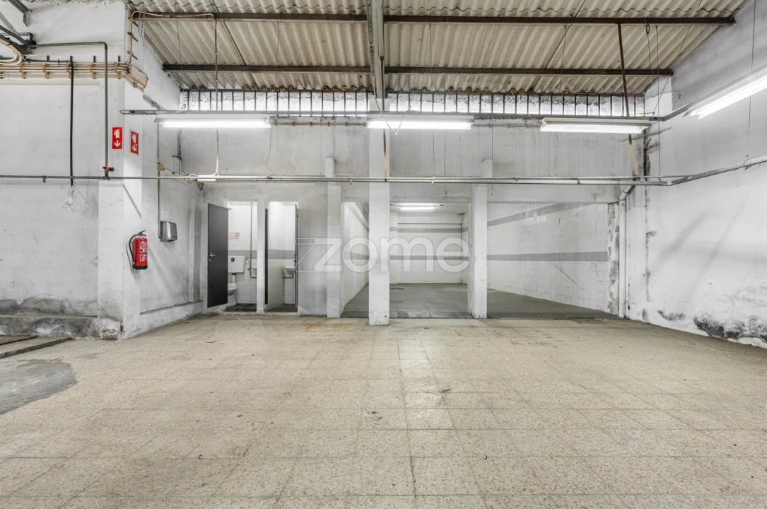 Terreno Comércio / Armazém para Venda em São João da Madeira Foto 12