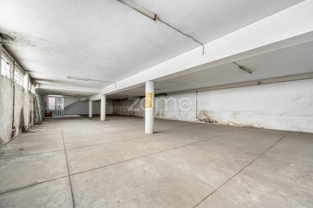 Terreno Comércio / Armazém para Venda em São João da Madeira Foto 18