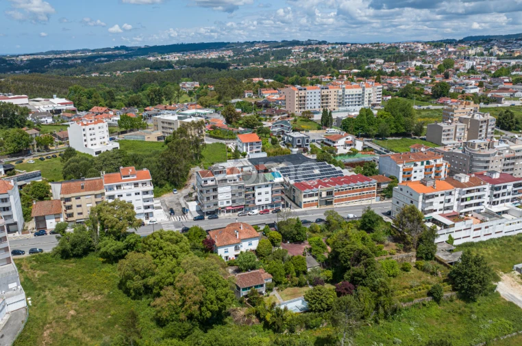 Terreno Comércio / Armazém para Venda em São João da Madeira Foto 4