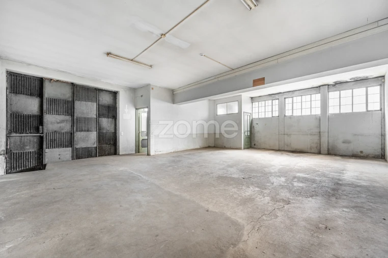 Terreno Comércio / Armazém para Venda em São João da Madeira Foto 15