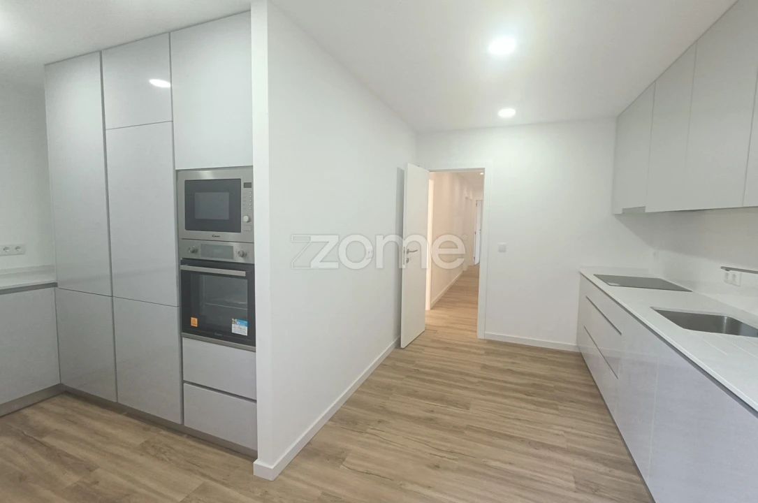 Apartamento T3 para Venda em Águas Livres Foto 5