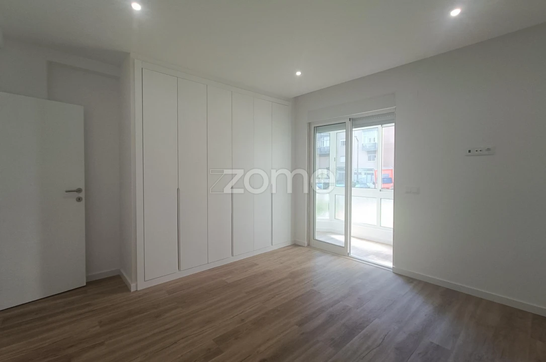 Apartamento T3 para Venda em Águas Livres Foto 12