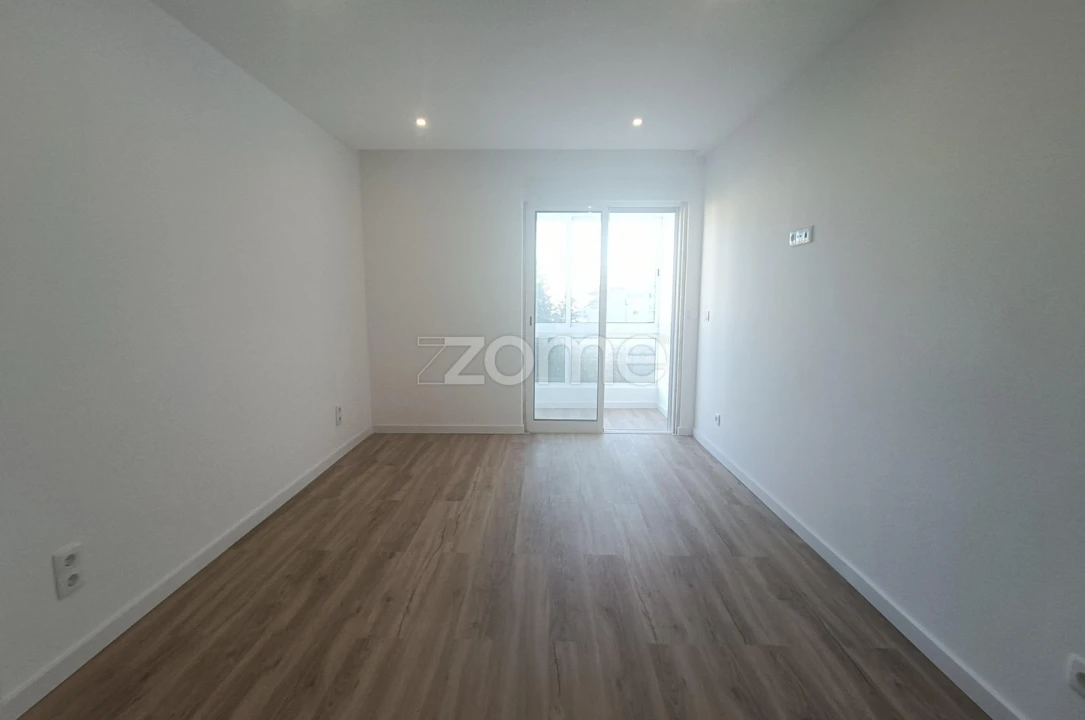 Apartamento T3 para Venda em Águas Livres Foto 13