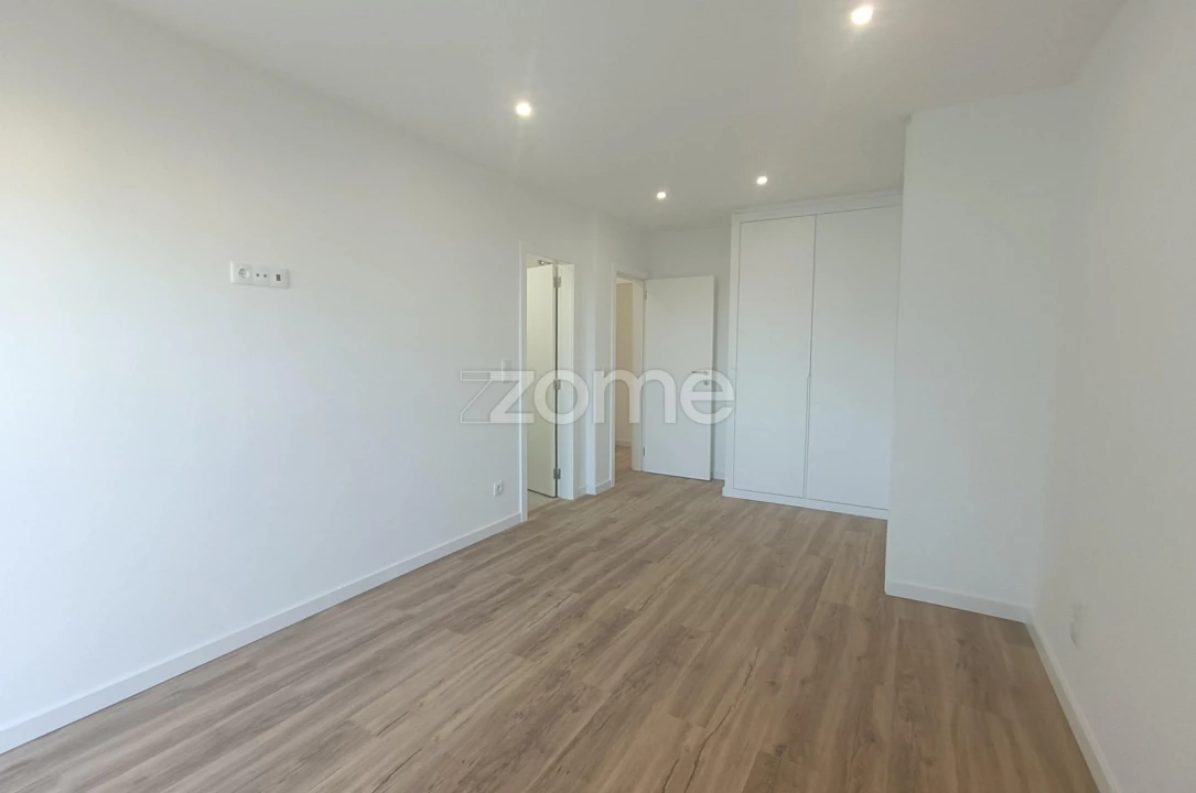 Apartamento T3 para Venda em Águas Livres Foto 16