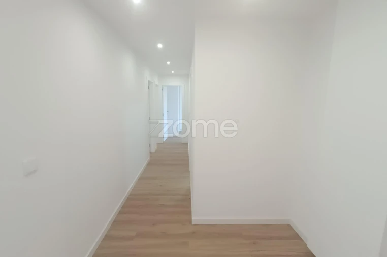 Apartamento T3 para Venda em Águas Livres Foto 9