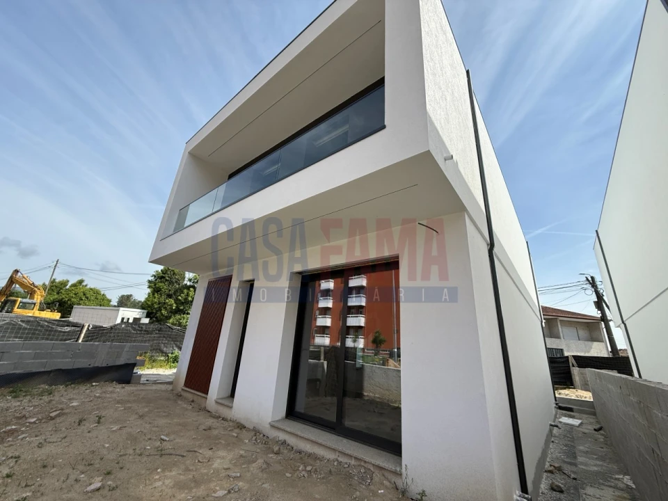 Moradia T3 para Venda em Arcozelo Foto 20