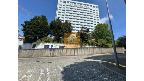 Apartamento T3 para Venda em Lordelo do Ouro e Massarelos