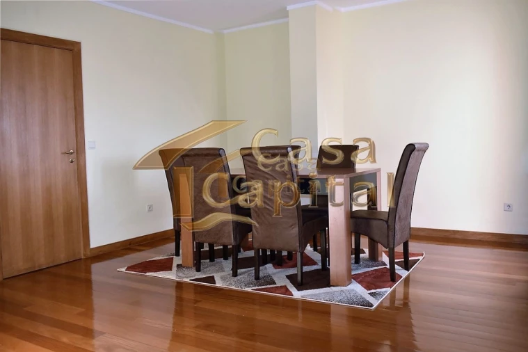 Apartamento T4 para Venda em Mateus Foto 3