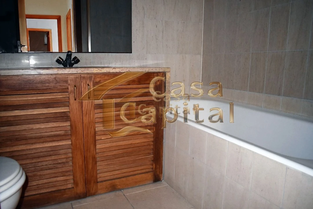 Apartamento T4 para Venda em Mateus Foto 18