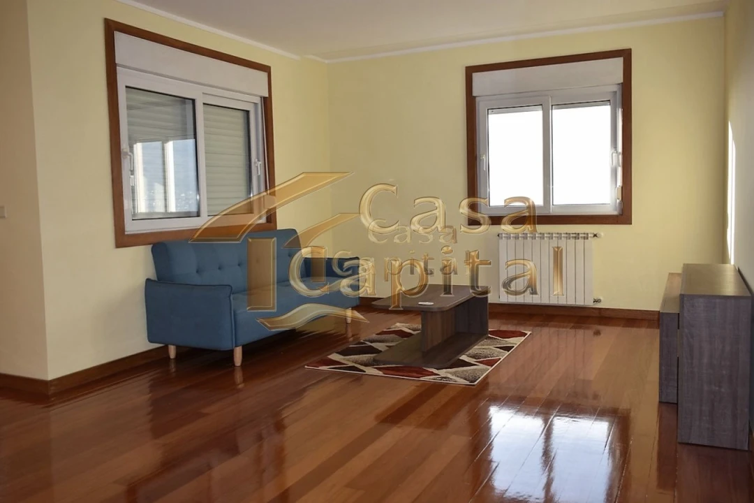 Apartamento T4 para Venda em Mateus Foto 4