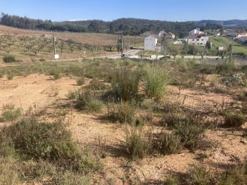 Terreno para Venda em Campelos e Outeiro da Cabeça