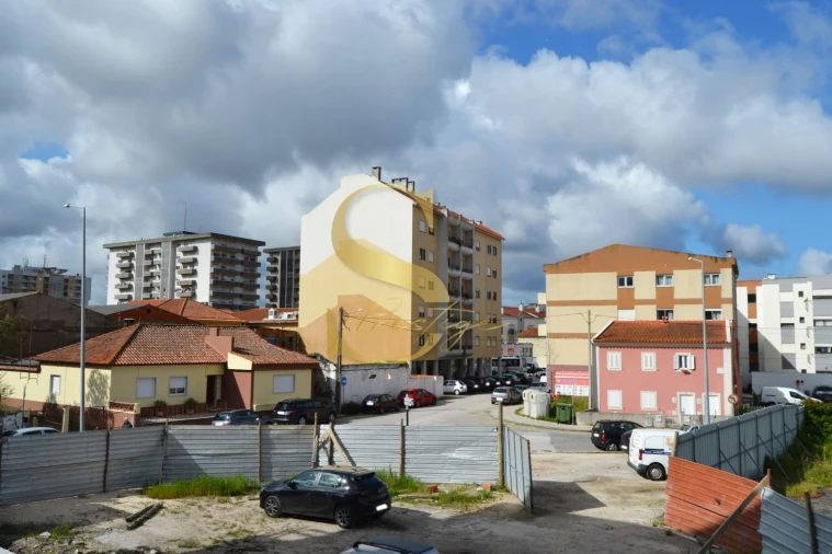 Apartamento T3 para Venda em Marinha Grande Foto 15