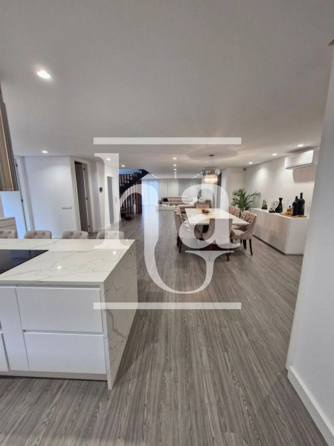 Moradia T5 para Venda em Campanhã Foto 2