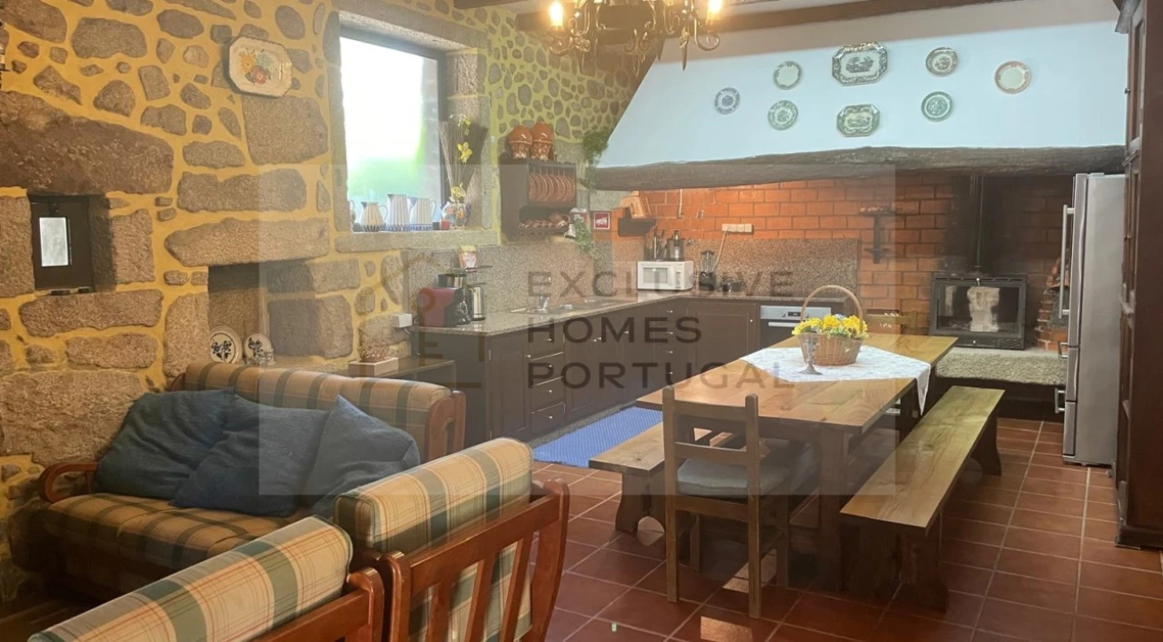 Moradia T6 para Venda em Correlhã Foto 6