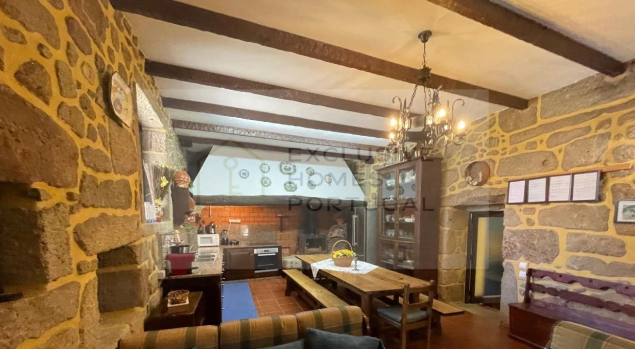 Moradia T6 para Venda em Correlhã Foto 7