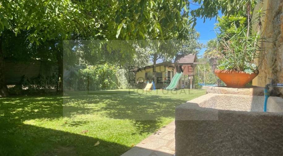 Moradia T6 para Venda em Correlhã Foto 44