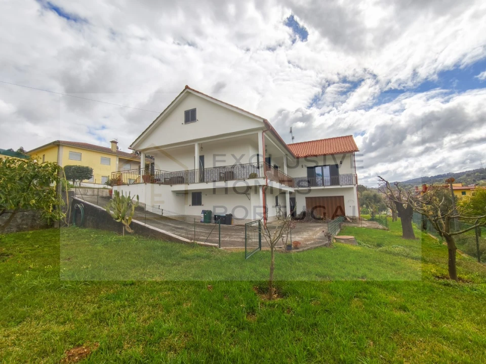 Moradia T5 para Venda em Rebordões (Souto) Foto 6