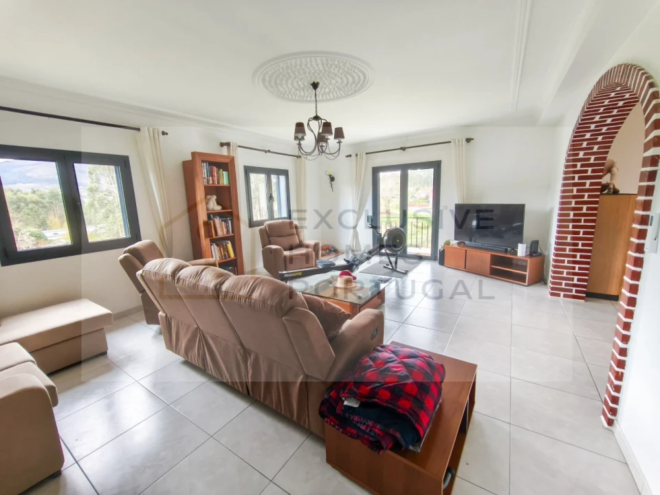 Moradia T5 para Venda em Rebordões (Souto) Foto 17