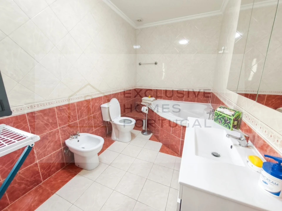 Moradia T5 para Venda em Rebordões (Souto) Foto 27