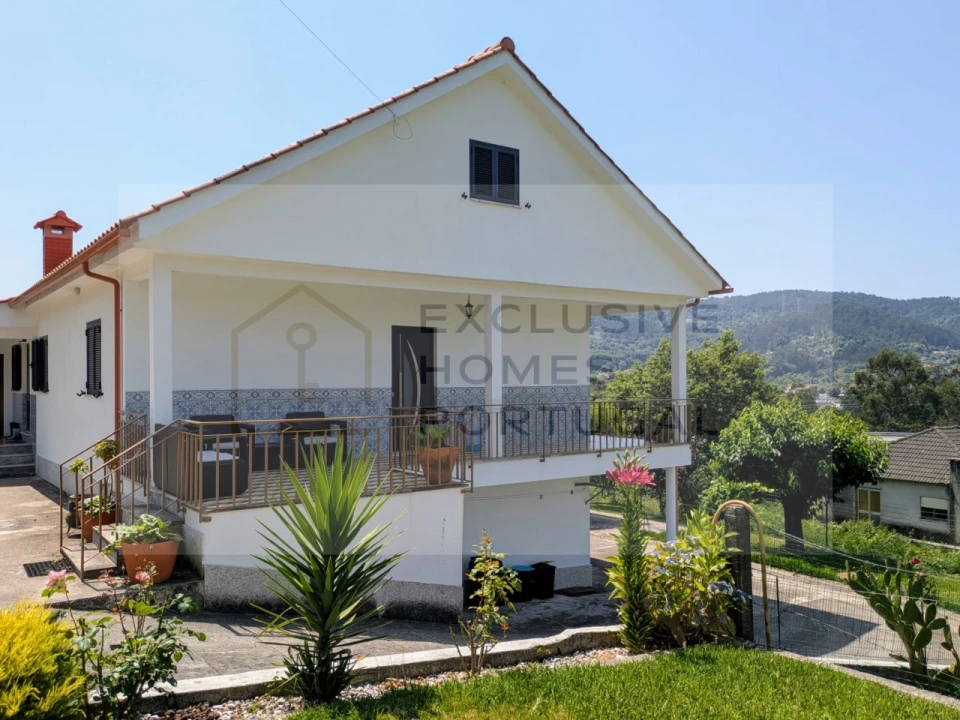 Moradia T5 para Venda em Rebordões (Souto) Foto 7