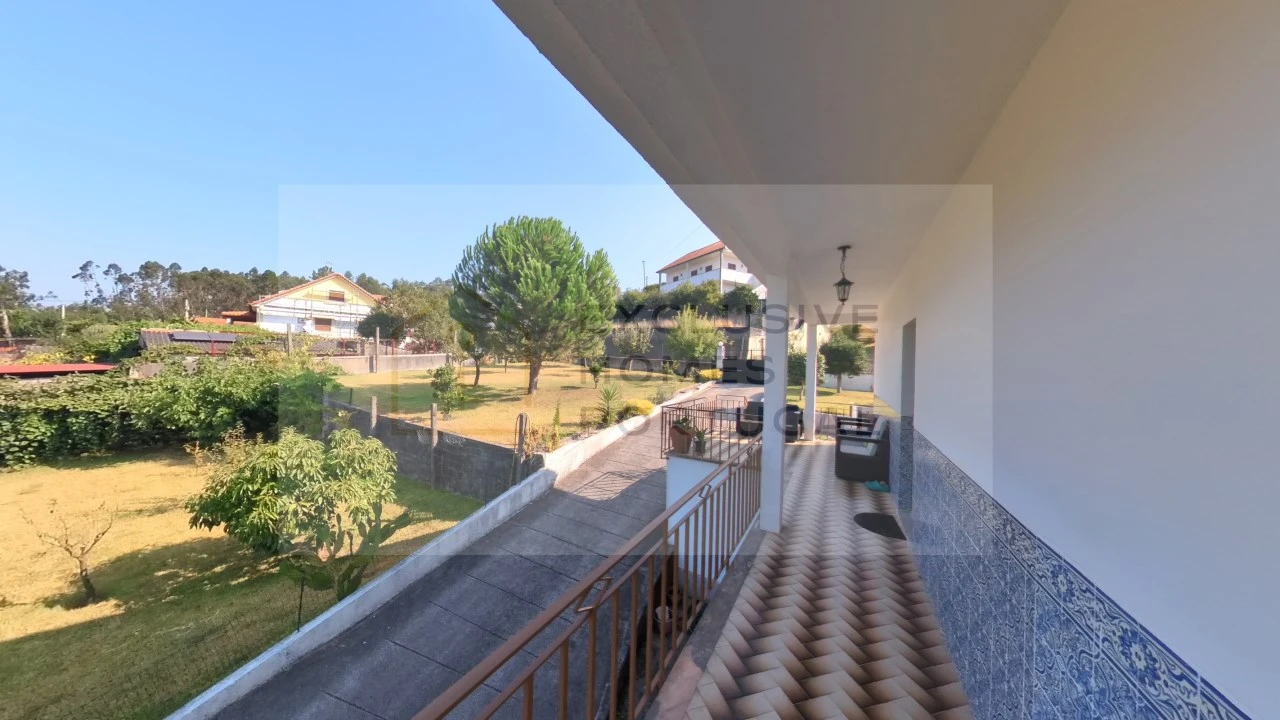 Moradia T5 para Venda em Rebordões (Souto) Foto 136