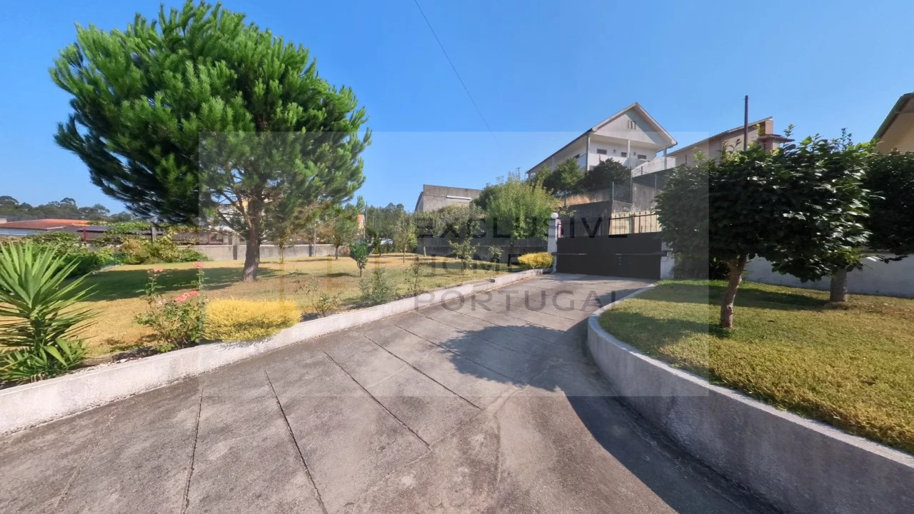 Moradia T5 para Venda em Rebordões (Souto) Foto 70