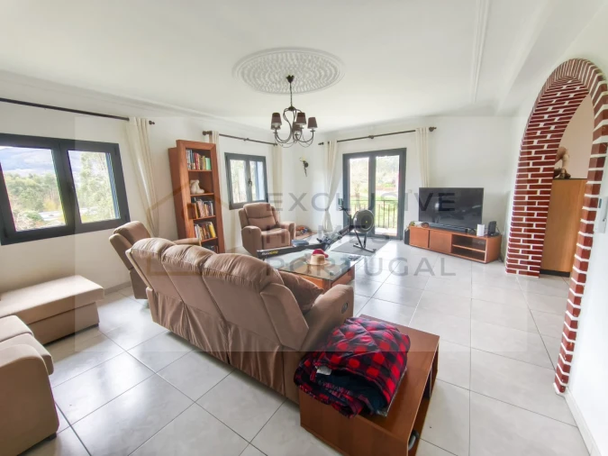 Moradia T5 para Venda em Rebordões (Souto) Foto 17