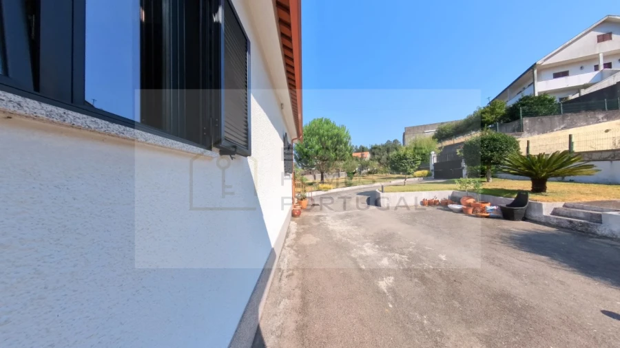 Moradia T5 para Venda em Rebordões (Souto) Foto 62