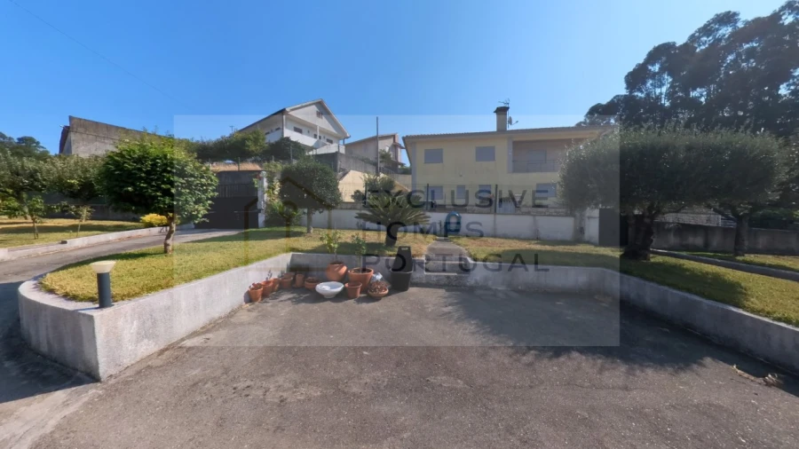 Moradia T5 para Venda em Rebordões (Souto) Foto 72