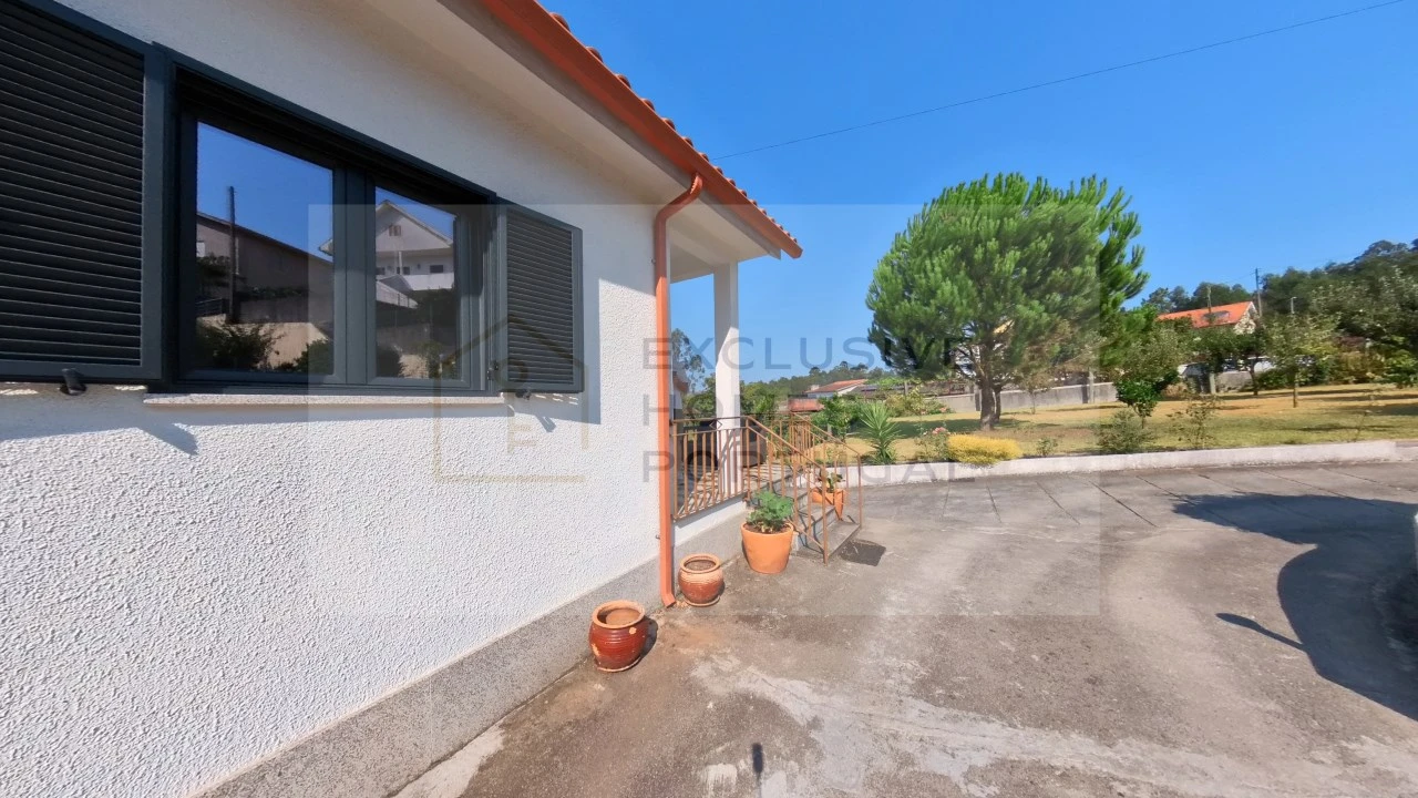 Moradia T5 para Venda em Rebordões (Souto) Foto 71