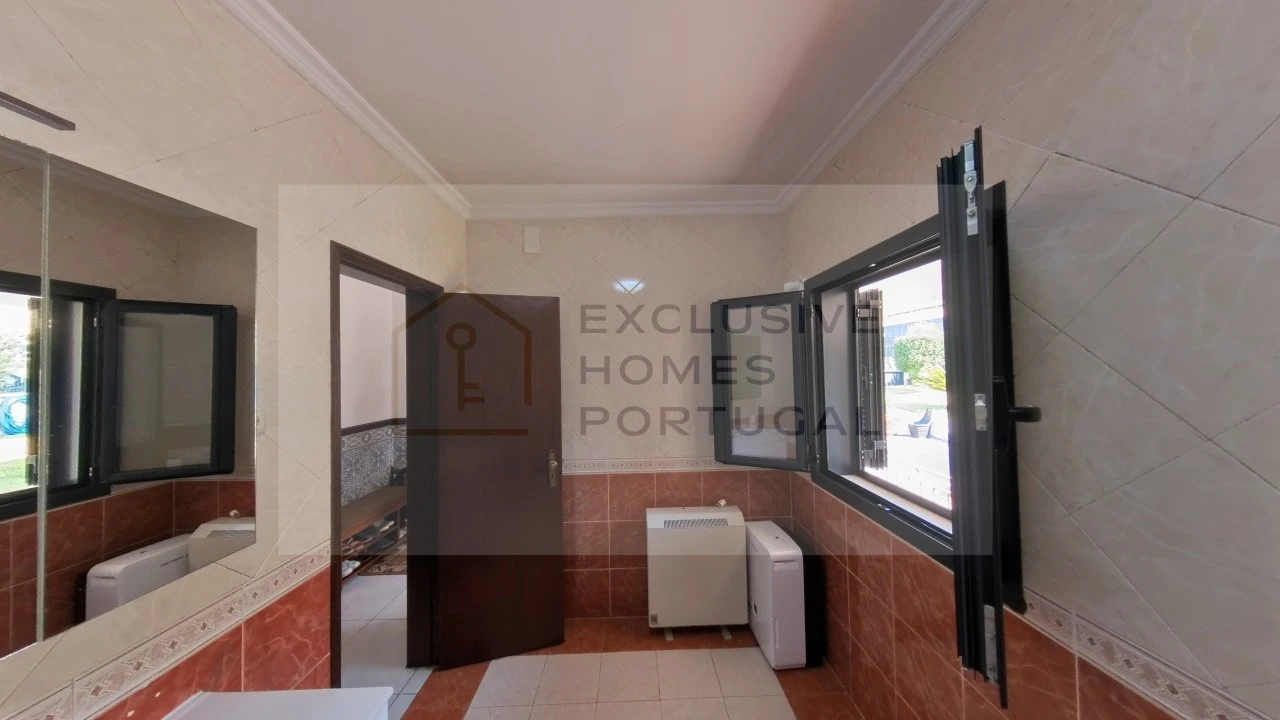 Moradia T5 para Venda em Rebordões (Souto) Foto 122