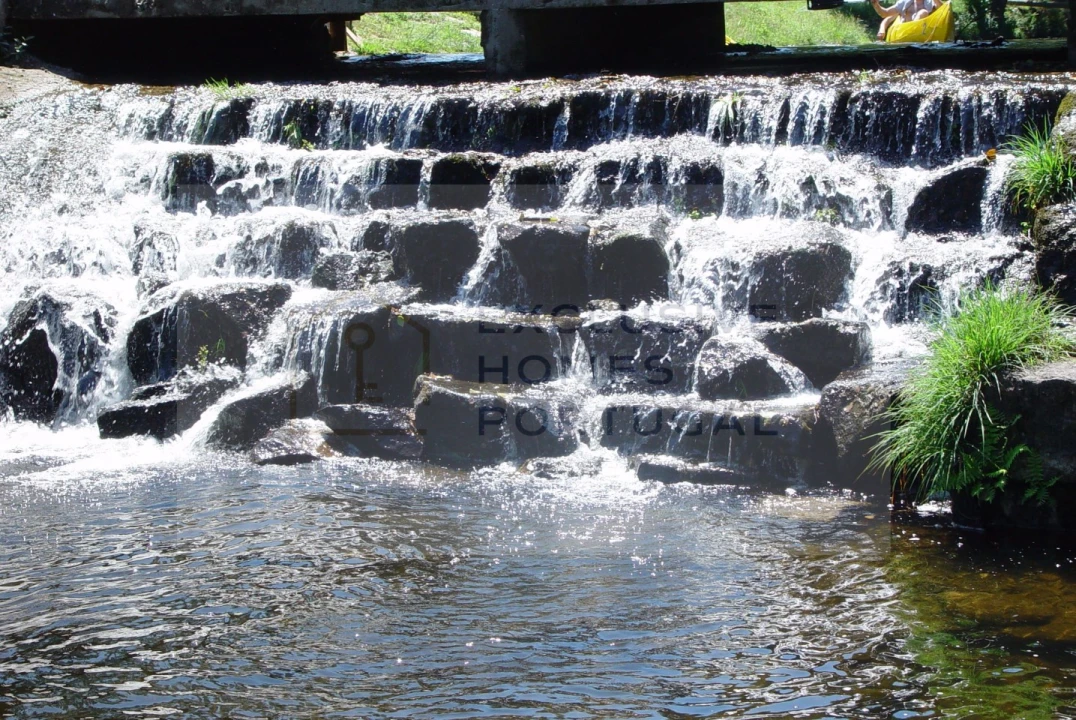 Negócio para Cedência de Quotas em Calde Foto 6