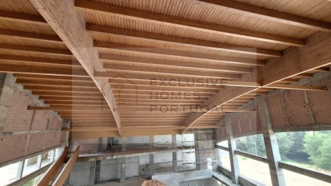 Negócio para Cedência de Quotas em Calde