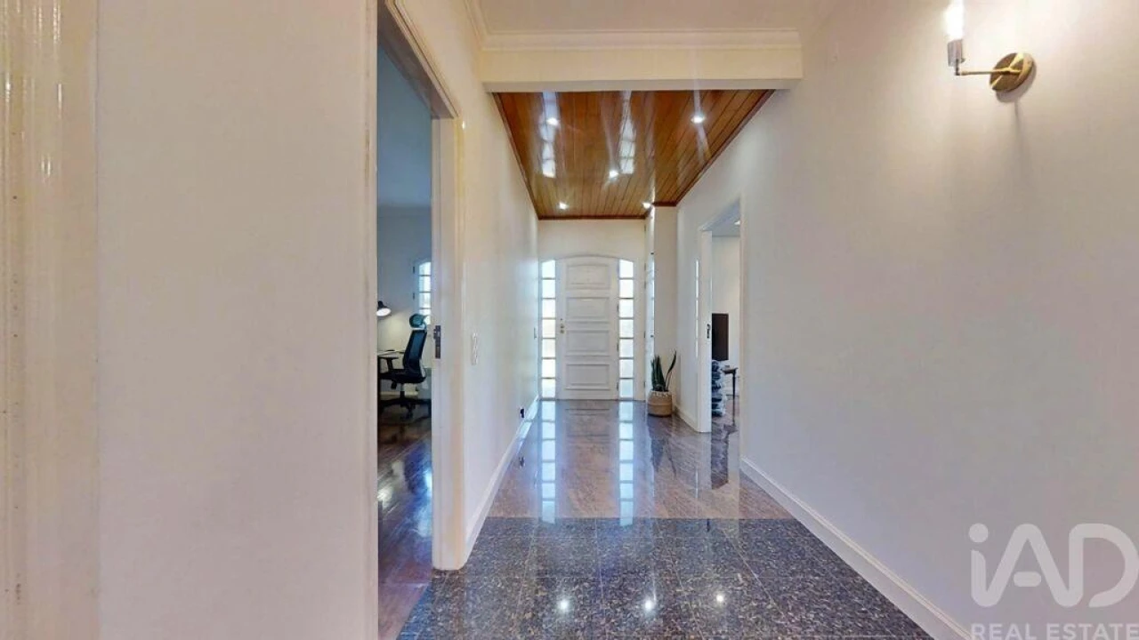 Moradia T5 para Venda em Canelas Foto 4